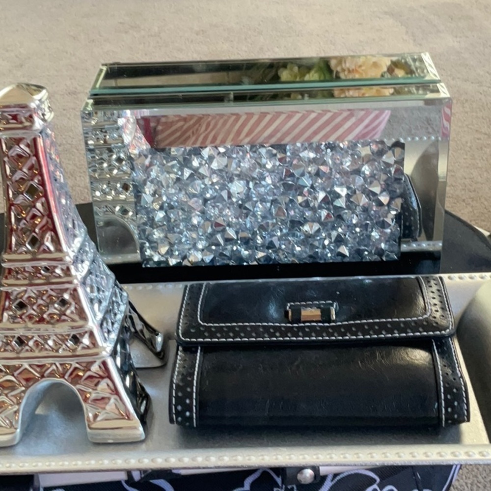 Vintage Black Leather Snap Closure Wallet 5.5 x 4.5